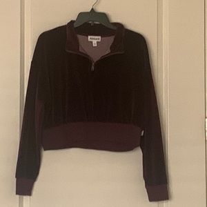 Women Size L, crop sweater burgundy, zip collar, NWT